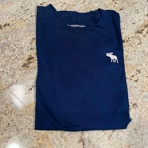 A cute navy Abercrombie short sleeve top